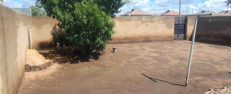 2 Bedroom Property for Sale in Lufhereng Gauteng