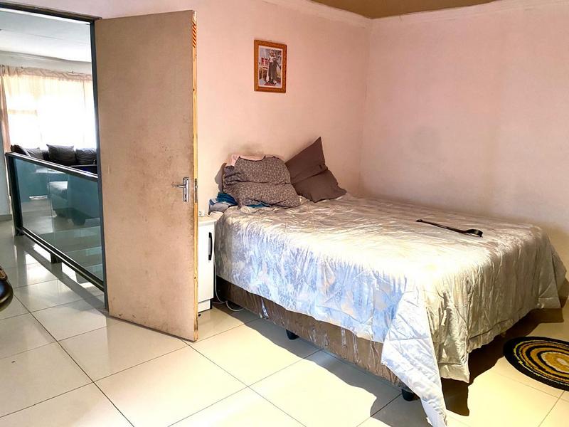 5 Bedroom Property for Sale in Naturena Gauteng