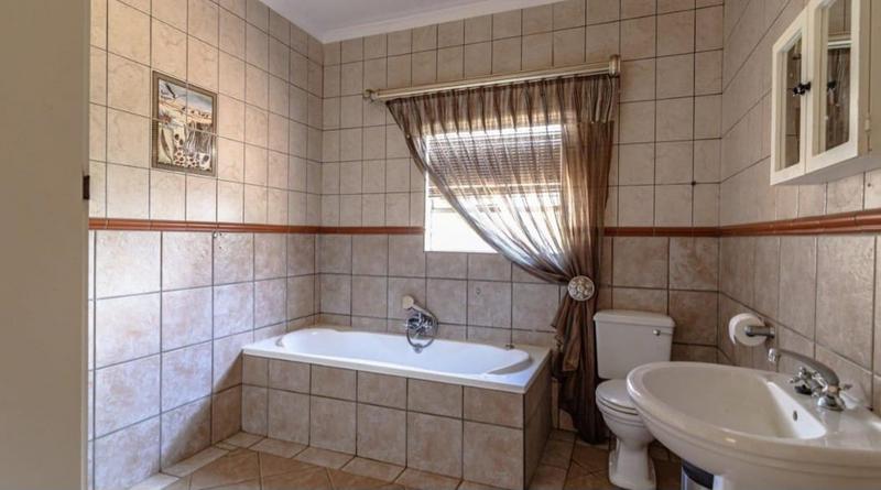 3 Bedroom Property for Sale in Rangeview Gauteng