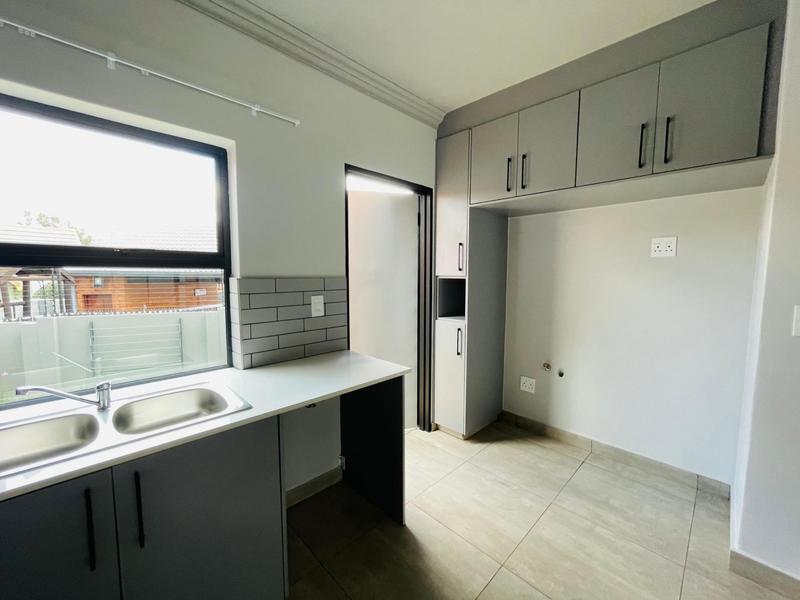 To Let 2 Bedroom Property for Rent in Olympus AH Gauteng