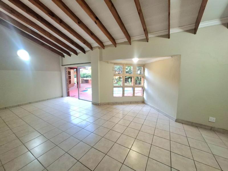 5 Bedroom Property for Sale in Faerie Glen Gauteng