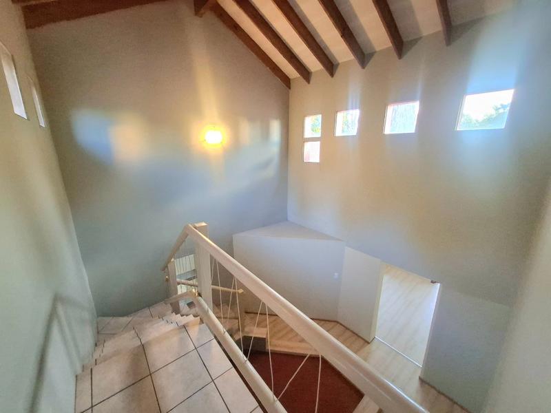 5 Bedroom Property for Sale in Faerie Glen Gauteng