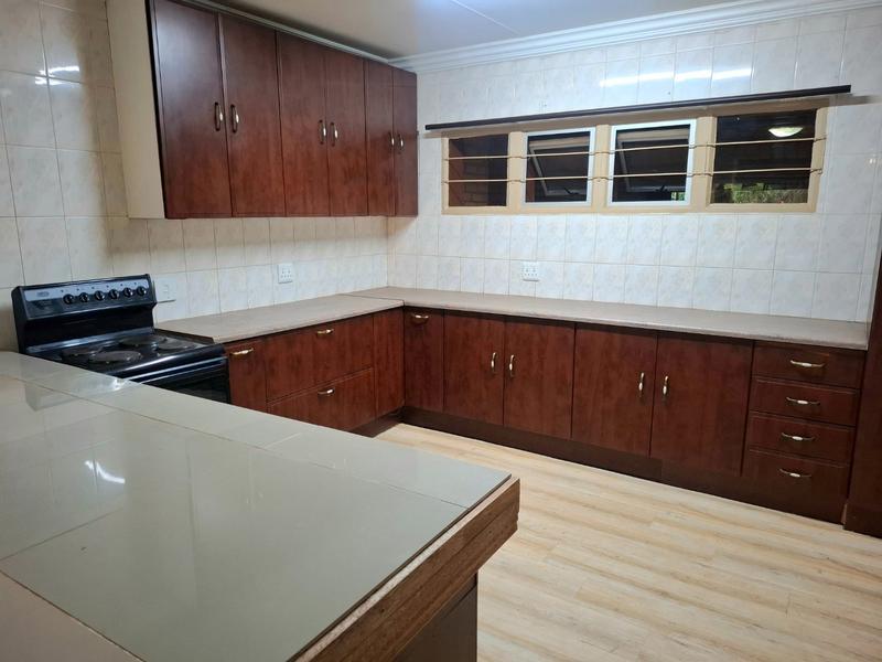 5 Bedroom Property for Sale in Faerie Glen Gauteng
