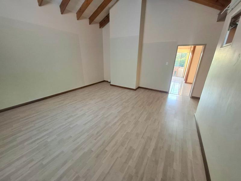 5 Bedroom Property for Sale in Faerie Glen Gauteng