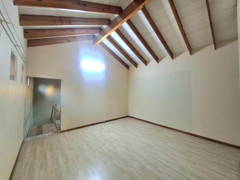 5 Bedroom Property for Sale in Faerie Glen Gauteng