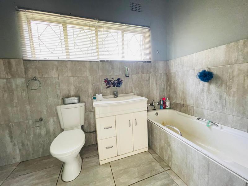 4 Bedroom Property for Sale in Selcourt Gauteng