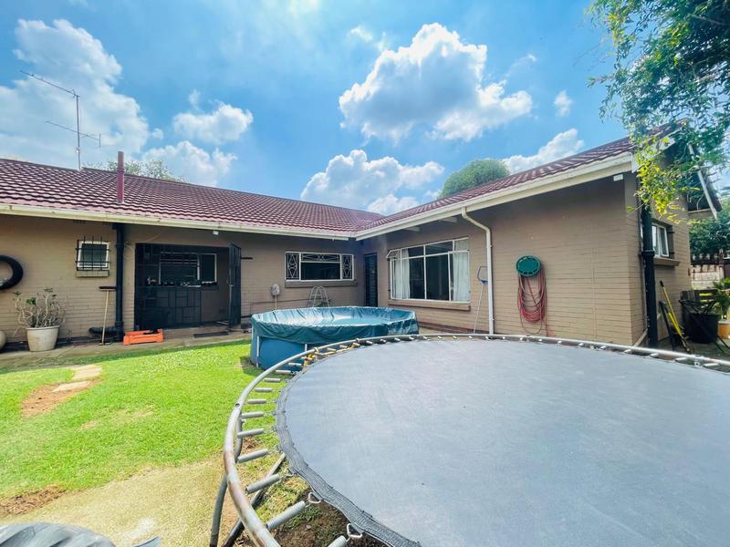 4 Bedroom Property for Sale in Selcourt Gauteng