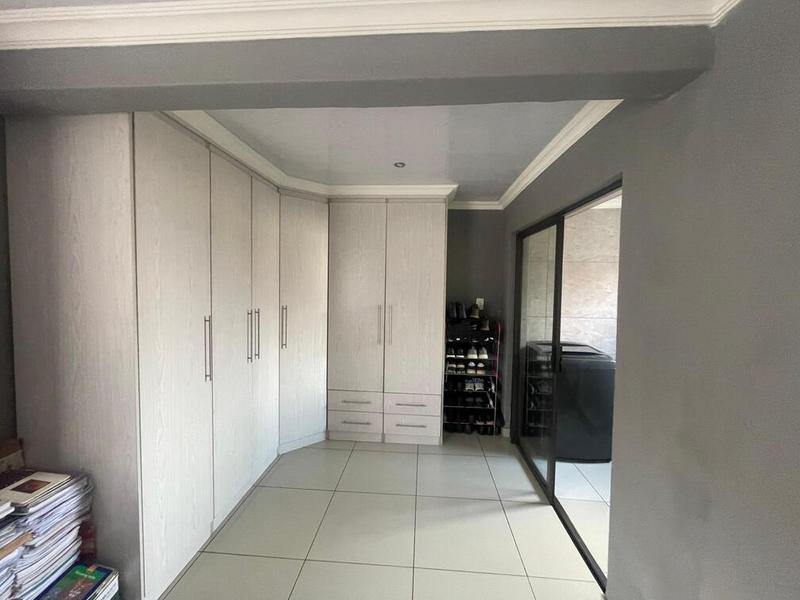 2 Bedroom Property for Sale in Windmill Park Gauteng