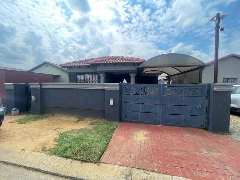 2 Bedroom Property for Sale in Windmill Park Gauteng