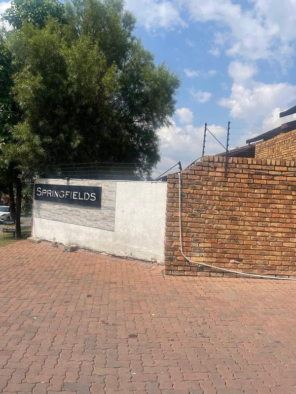 2 Bedroom Property for Sale in Buccleuch Gauteng