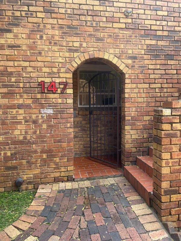 2 Bedroom Property for Sale in Buccleuch Gauteng