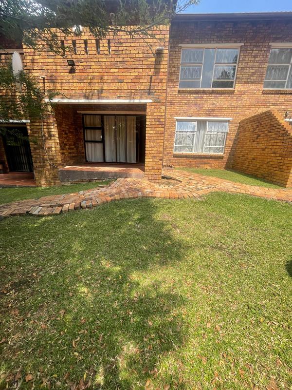 2 Bedroom Property for Sale in Buccleuch Gauteng