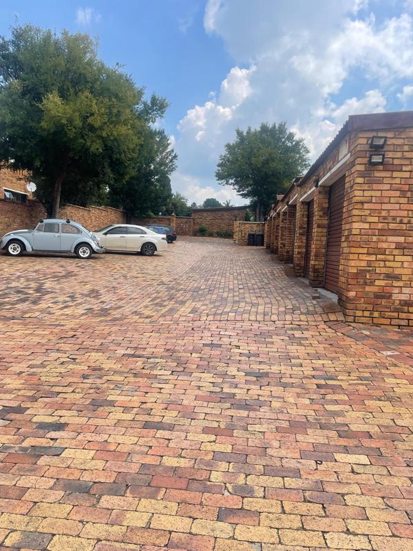 2 Bedroom Property for Sale in Buccleuch Gauteng