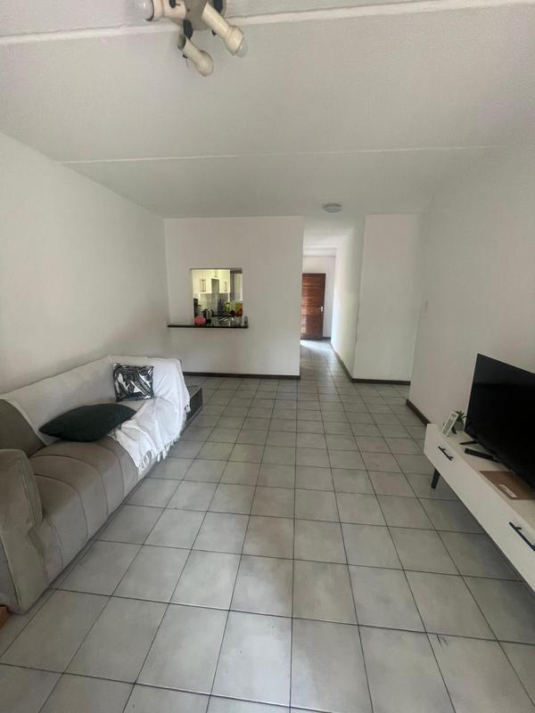 2 Bedroom Property for Sale in Buccleuch Gauteng