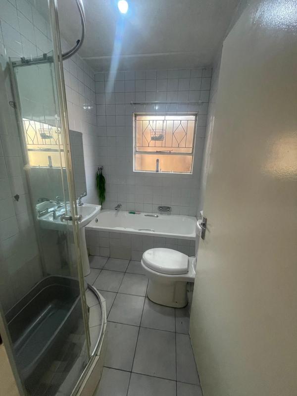2 Bedroom Property for Sale in Buccleuch Gauteng