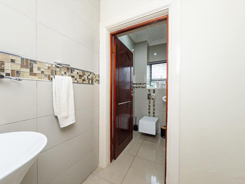 5 Bedroom Property for Sale in Amandasig Gauteng