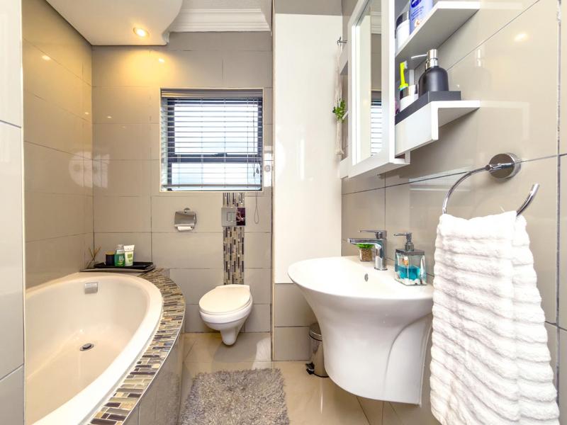 5 Bedroom Property for Sale in Amandasig Gauteng