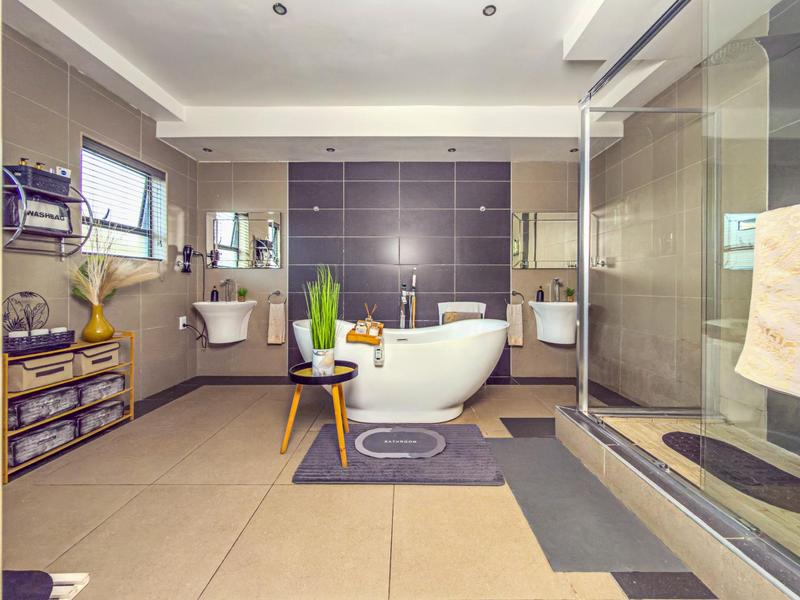 5 Bedroom Property for Sale in Amandasig Gauteng