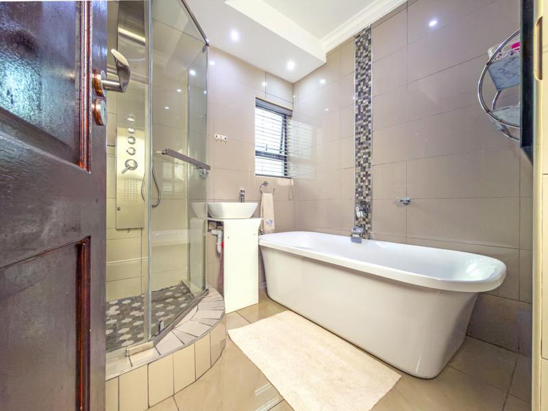 5 Bedroom Property for Sale in Amandasig Gauteng