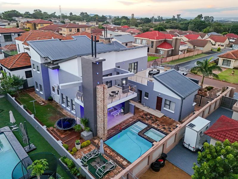 5 Bedroom Property for Sale in Amandasig Gauteng