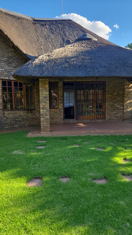 To Let 4 Bedroom Property for Rent in Raslouw Gauteng