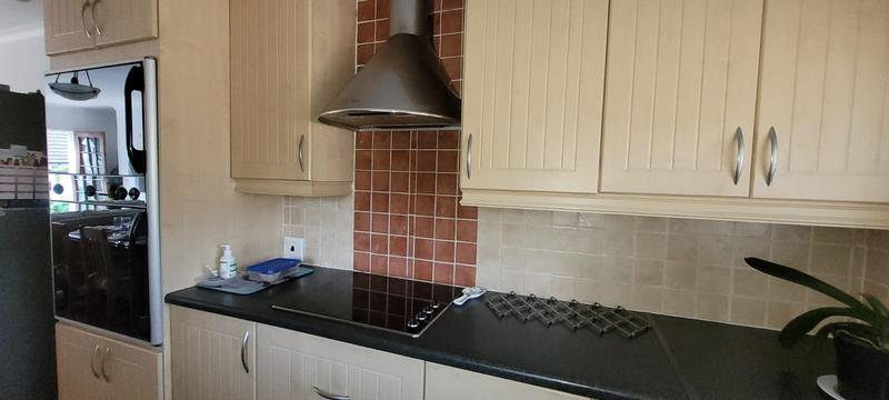 2 Bedroom Property for Sale in Albertsdal Gauteng