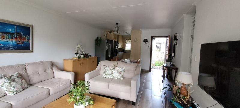 2 Bedroom Property for Sale in Albertsdal Gauteng