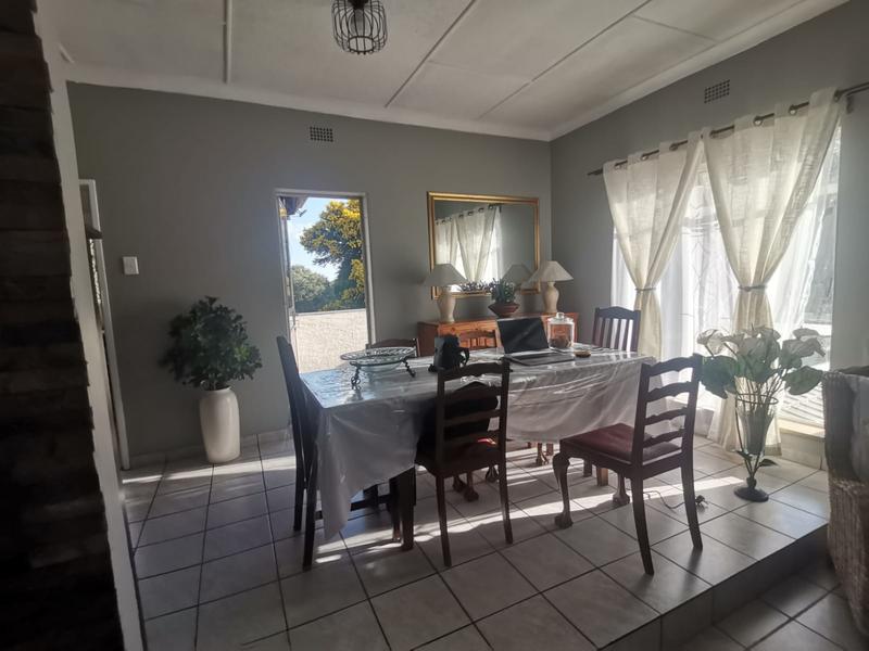 3 Bedroom Property for Sale in Linmeyer Gauteng