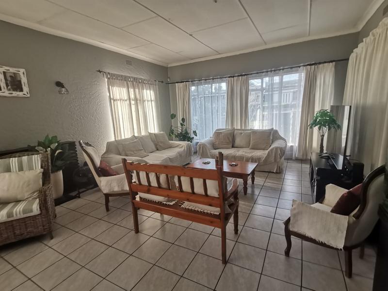 3 Bedroom Property for Sale in Linmeyer Gauteng