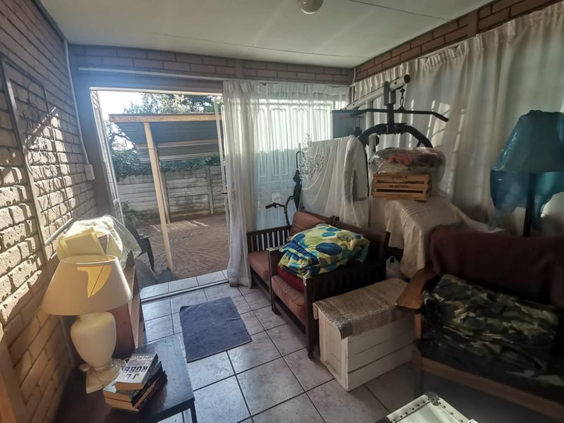 3 Bedroom Property for Sale in Linmeyer Gauteng
