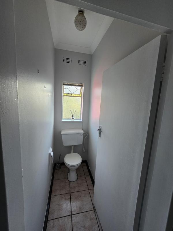 3 Bedroom Property for Sale in Linmeyer Gauteng