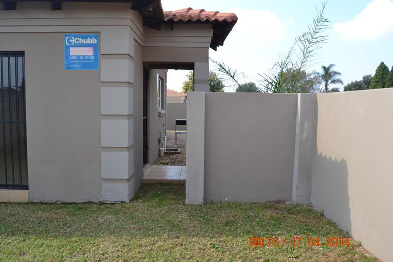 To Let 3 Bedroom Property for Rent in Denneoord Gauteng