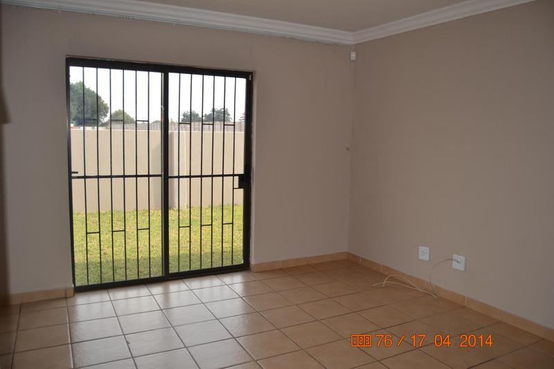 To Let 3 Bedroom Property for Rent in Denneoord Gauteng