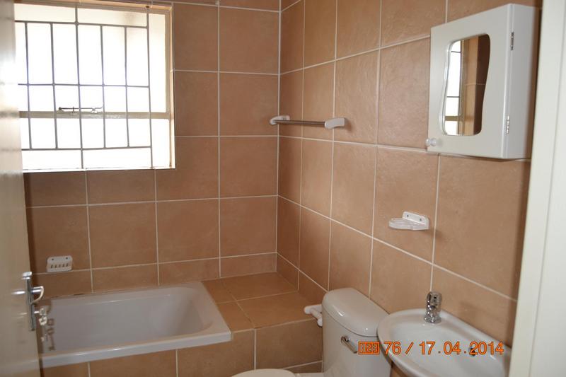 To Let 3 Bedroom Property for Rent in Denneoord Gauteng