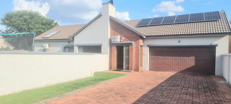 3 Bedroom Property for Sale in Heuwelsig Estate Gauteng