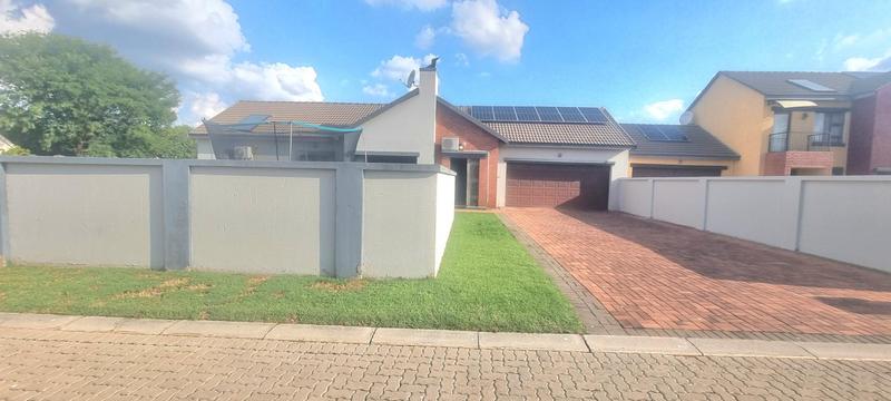 3 Bedroom Property for Sale in Heuwelsig Estate Gauteng