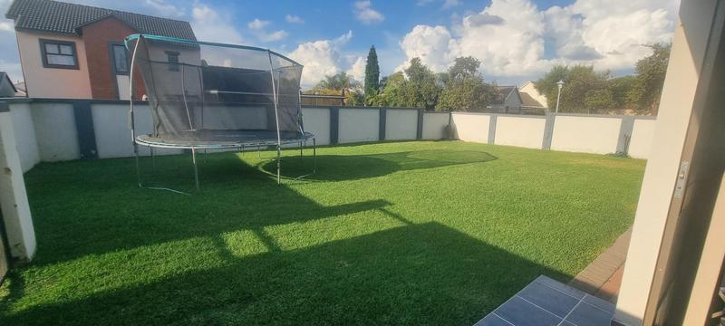 3 Bedroom Property for Sale in Heuwelsig Estate Gauteng