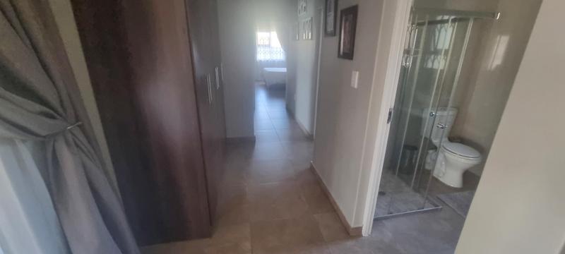 3 Bedroom Property for Sale in Heuwelsig Estate Gauteng