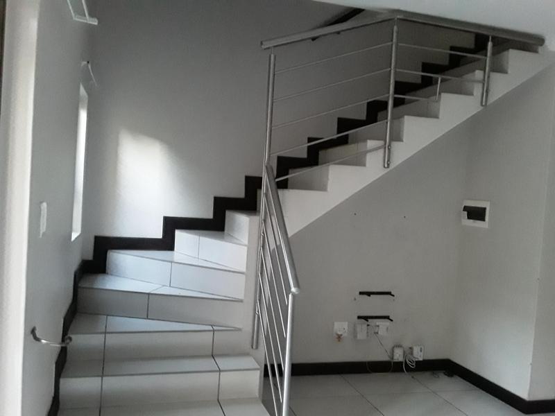 To Let 2 Bedroom Property for Rent in Rooihuiskraal North Gauteng