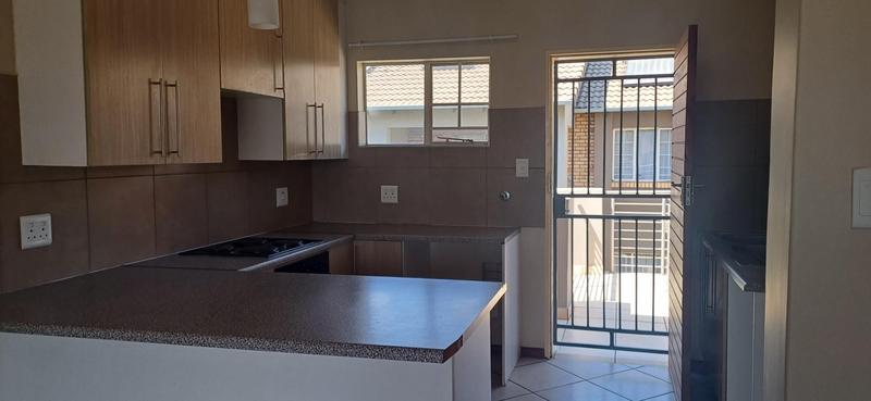 To Let 2 Bedroom Property for Rent in Stone Ridge Gauteng