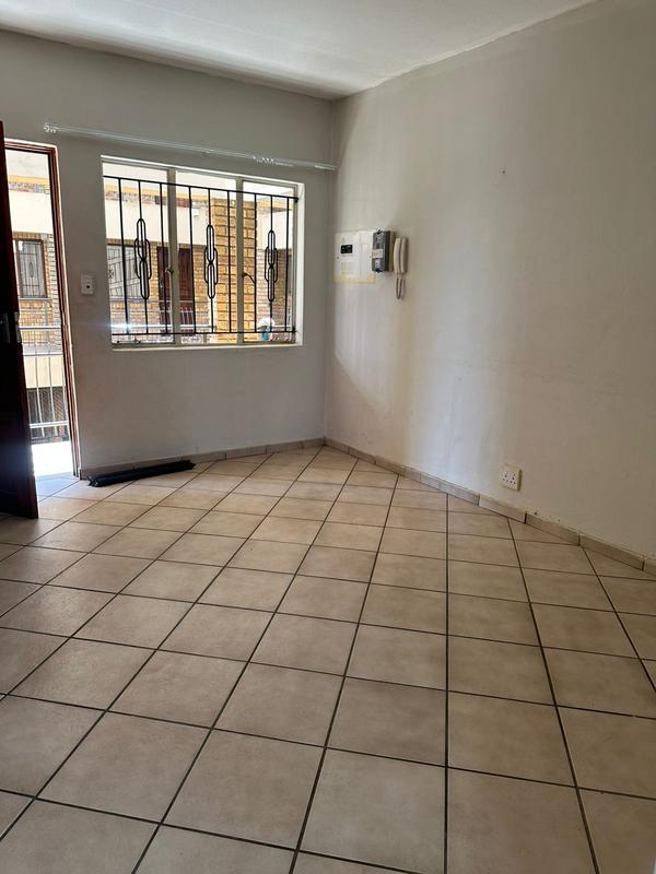 To Let 2 Bedroom Property for Rent in Homelake Gauteng