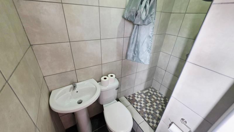 5 Bedroom Property for Sale in Pretoria Gardens Gauteng