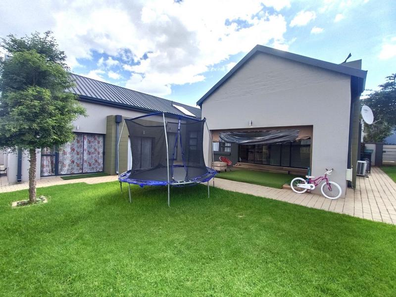 3 Bedroom Property for Sale in Midstream Meadows Gauteng