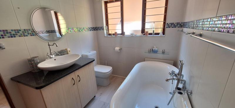 To Let 5 Bedroom Property for Rent in Waterkloof A H Gauteng