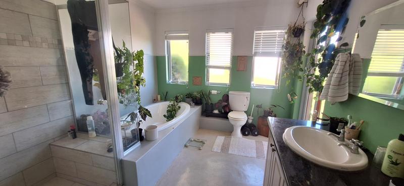 To Let 5 Bedroom Property for Rent in Waterkloof A H Gauteng