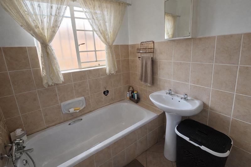 2 Bedroom Property for Sale in Elardus Park Gauteng
