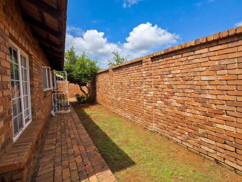 2 Bedroom Property for Sale in Elardus Park Gauteng