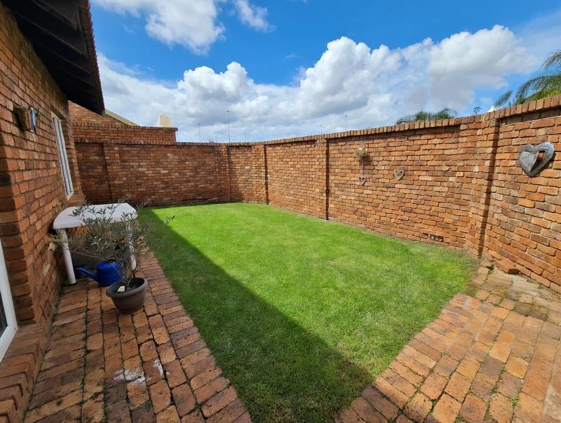 2 Bedroom Property for Sale in Elardus Park Gauteng