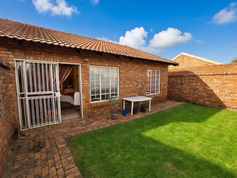 2 Bedroom Property for Sale in Elardus Park Gauteng