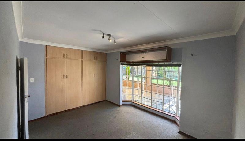 3 Bedroom Property for Sale in Mondeor Gauteng